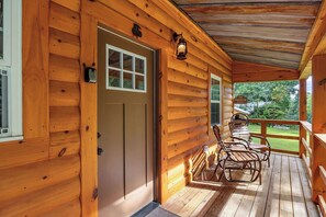 Terrace/patio - Cozy Two Bedroom Homestead Minutes from Gatlinburg (Cosby)