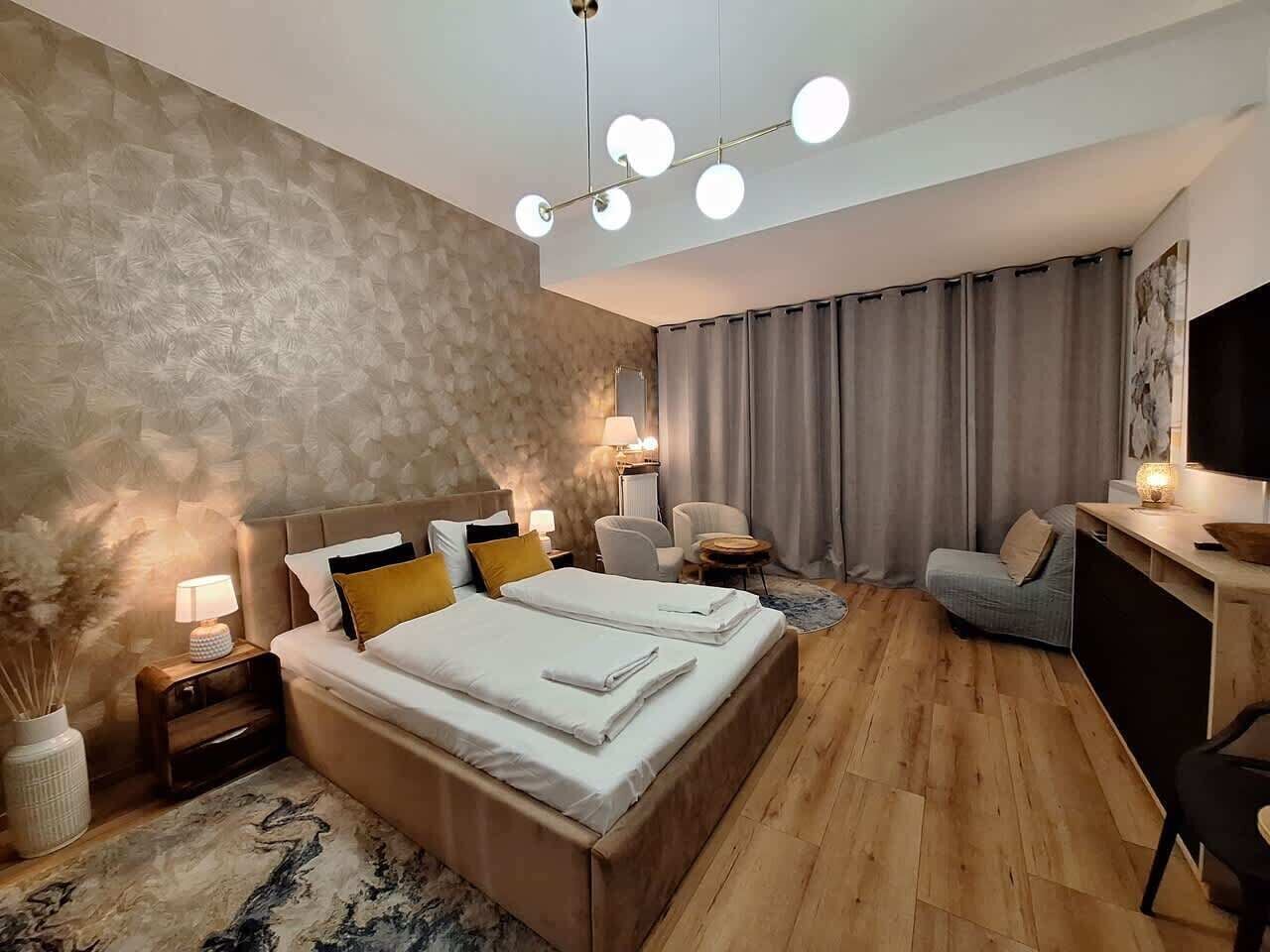 Strykjärn/strykbräda, resesäng, wi-fi och sängkläder