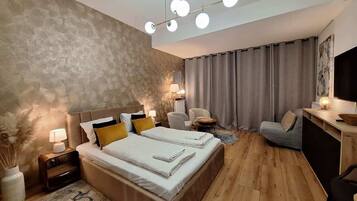 Strykjärn/strykbräda, resesäng, wi-fi och sängkläder