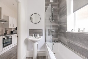 Shower, towels