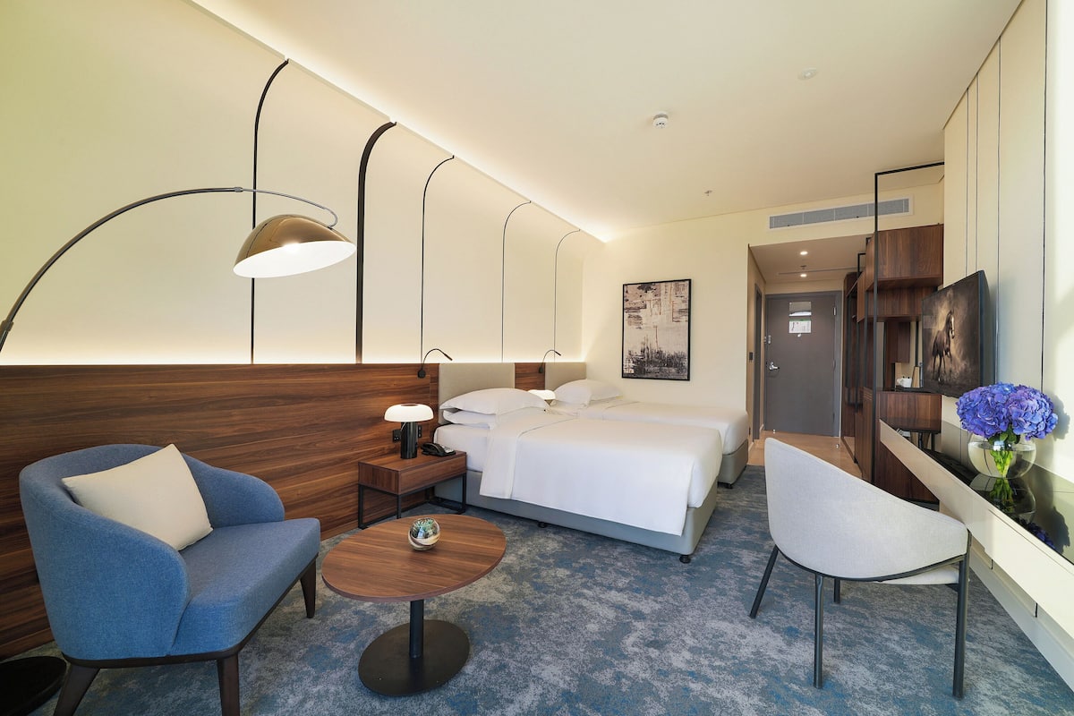 Deluxe Room, 2 Single Beds (Olaya Street View) | In-room safe, desk, blackout curtains, soundproofing