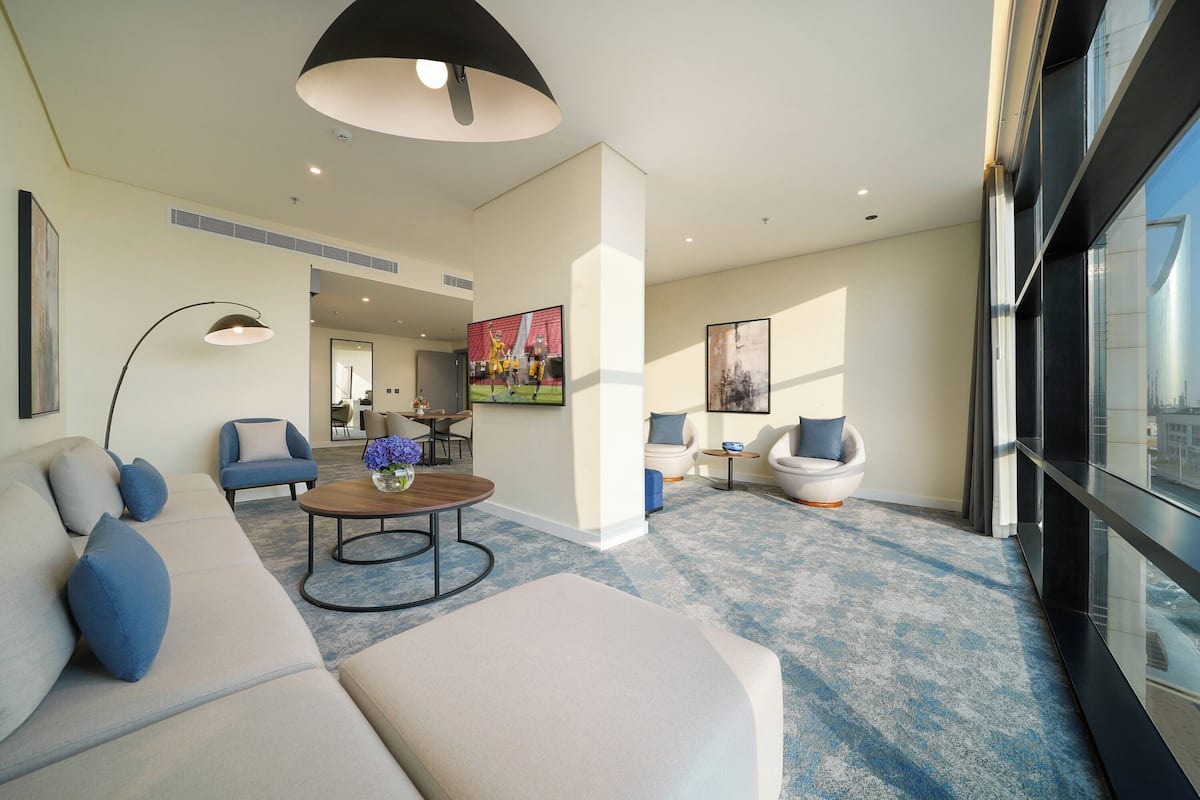 Premium Suite, 1 Bedroom (Spacious) | In-room safe, laptop workspace, blackout drapes, soundproofing