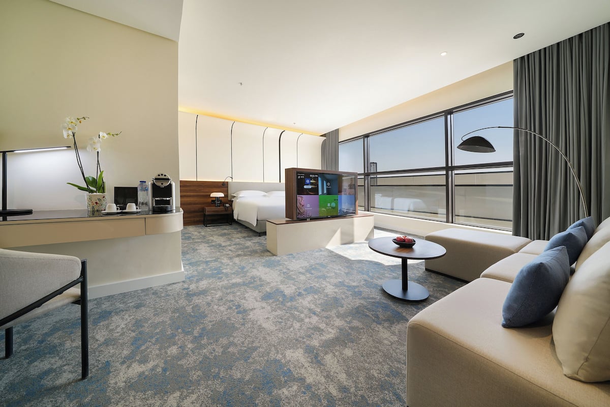 Comfort Double Room, 1 King Bed (Spacious) | In-room safe, desk, blackout drapes, soundproofing