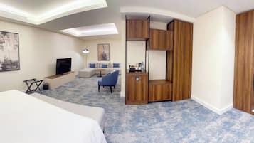 Doppia Comfort, 1 letto king (Spacious) | Una cassaforte in camera, postazione laptop, tende oscuranti