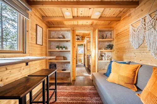 Luxury Glamping | Tiny Haven, Firepit & Grill