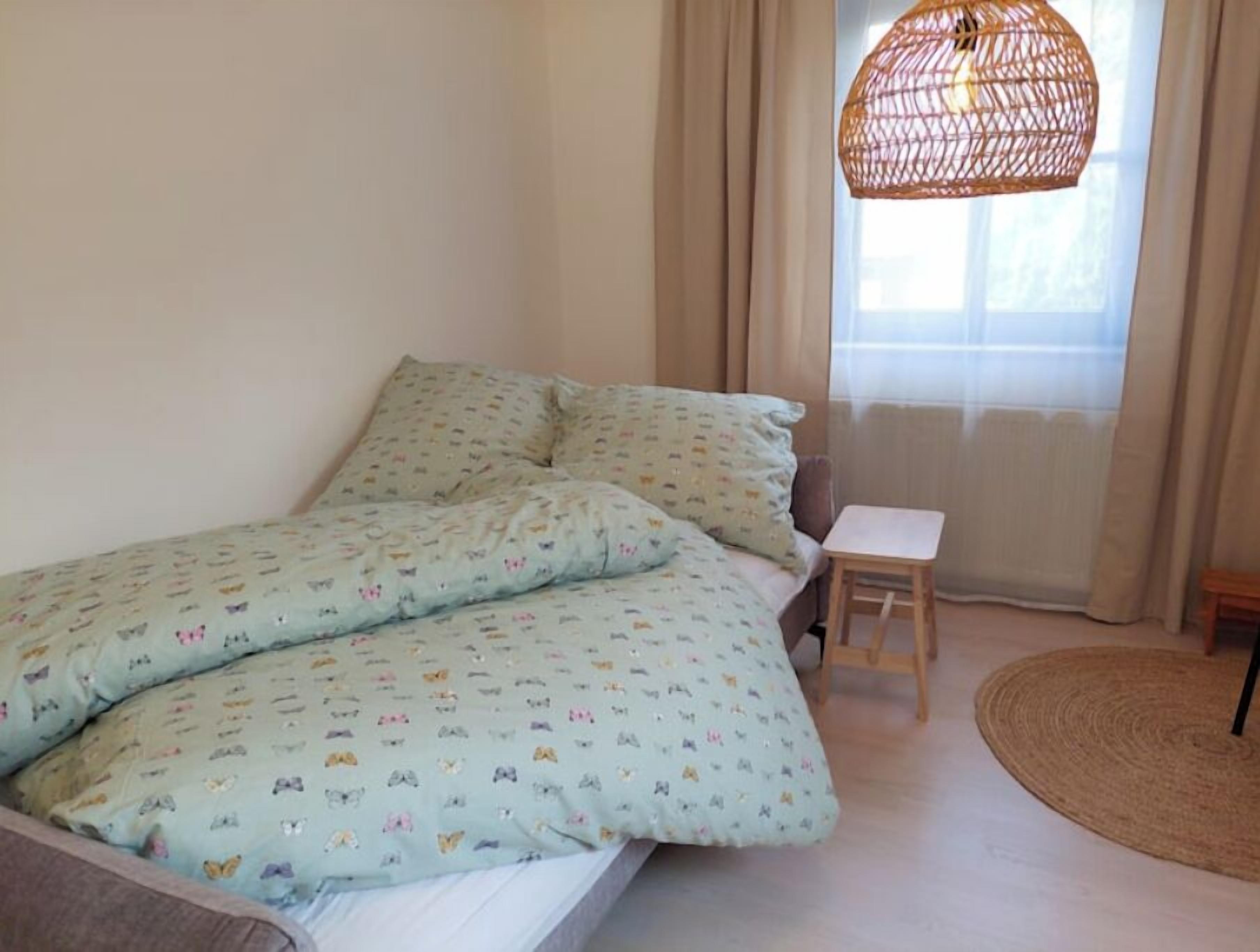 1 bedroom, iron/ironing board, travel cot, free WiFi