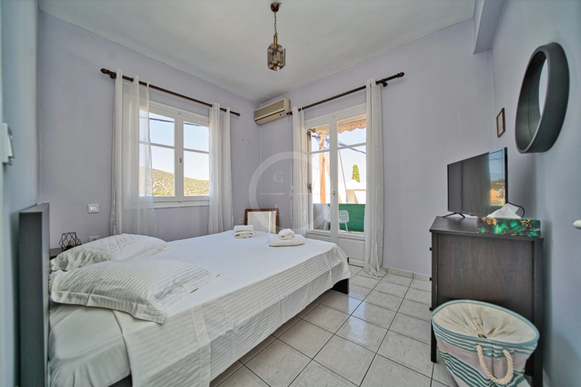 1 chambre, fer et planche à repasser, Wi-Fi gratuit, draps fournis