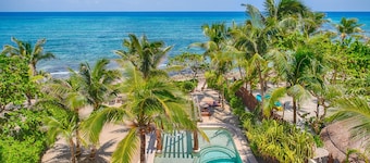 Jade Bay jewel, elegant beachfront villa with a heated pool!
