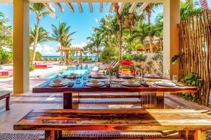 Outdoor dining - Alma Rosa: Jade Bay's jewel, elegant beachfront villa with a heated pool! (Akumal)