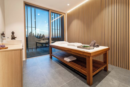 Massage in accommodation