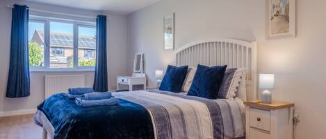 2 chambres, fer et planche à repasser, Wi-Fi gratuit, draps fournis