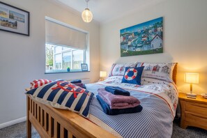 2 bedrooms, iron/ironing board, free WiFi, bed sheets - Mariner's Way | Winterton Cottages (Winterton-on-Sea)