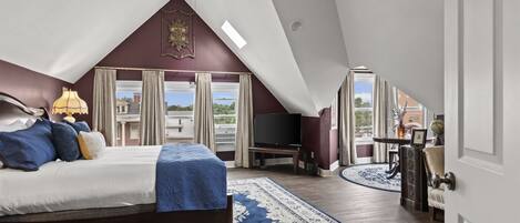 4 bedrooms, iron/ironing board, free WiFi, bed sheets