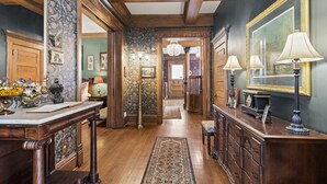 Interior - Historic Luxury Stay | Downtown Springfield | Step-Free Access (Springfield)