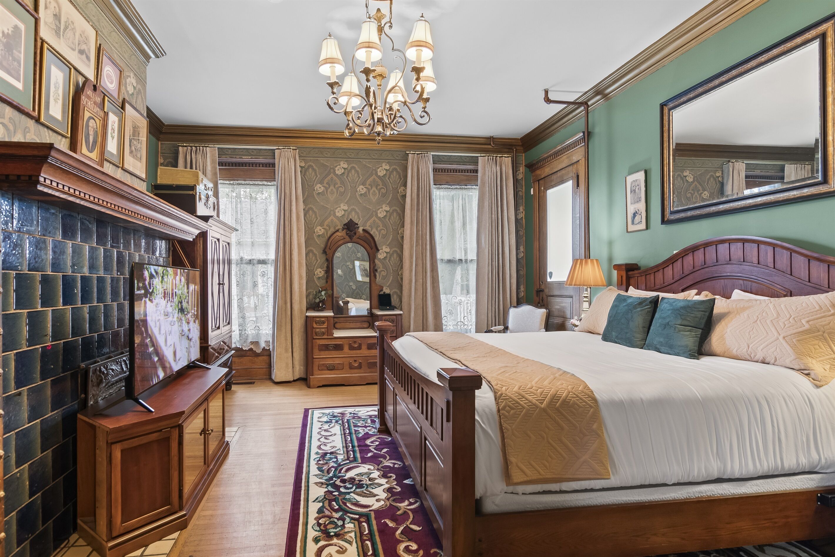 6 slaapkamers, een strijkplank/strijkijzer, gratis wifi, beddengoed