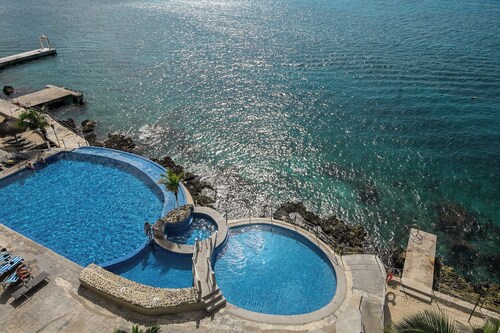 Caribbean Dream Ocean Front Condo El Cantil 6BN