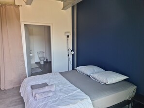 1 sovrum, strykjärn/strykbräda, resesäng och wi-fi