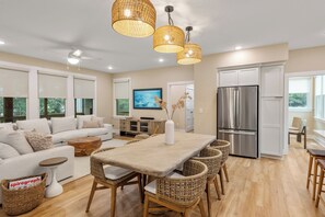 TV, fireplace, table tennis - Creamsicle Cottage: Newly Built | Saltwater Pool (Corolla)