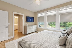 5 bedrooms, iron/ironing board, WiFi, bed sheets - Creamsicle Cottage: Newly Built | Saltwater Pool (Corolla)