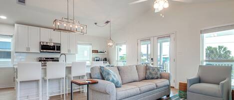 Cottage (2 Bedrooms) | Front of property