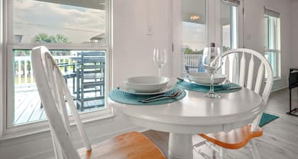 Gulf Shores Cottage w/ Water Views, Walk to Beach!