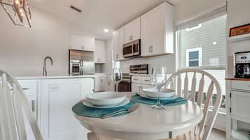 Cottage (2 Bedrooms) | Interior