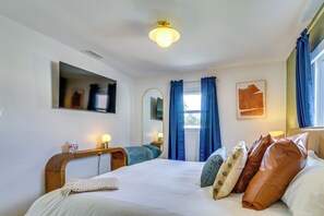 Interior - Albuquerque Retreat w/ Hot Tub - Central Location! (Albuquerque)