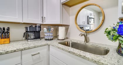 Albuquerque Retreat w/ Hot Tub - Central Location!
