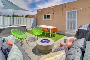 Interior - Central Albuquerque Getaway w/ Hot Tub & Grill! (Albuquerque)
