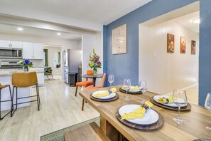 Interior - Central Albuquerque Getaway w/ Hot Tub & Grill! (Albuquerque)