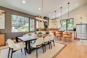 Interior - Luxury Alpine Home w/ Hot Tub: 1 Mi to Sun Valley! (Ketchum)