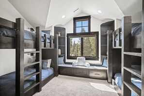 5 chambres, accès Internet, draps fournis
