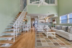 TV - 🌴Pelican Pointe-Stunning Canal Views w/ Fishing Dock!🌴 (Carolina Beach)