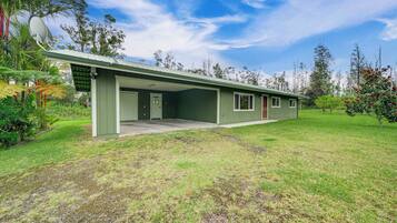 Rumah (3 Bedrooms) | Bagian depan properti