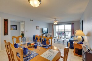 Apartment (2 Bedrooms) | Interior - Lakefront Condo in Osage Beach: Balcony + Views! (Osage Beach)