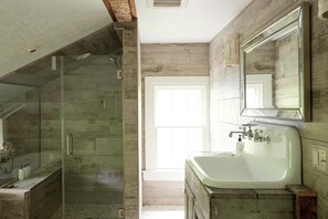 Interior - Ulster County Farmhouse Near Waterfalls & Winery! (Pine Bush)