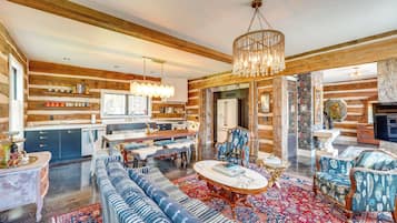 Nhà (5 Bedrooms) | Mặt tiền nơi lưu trú