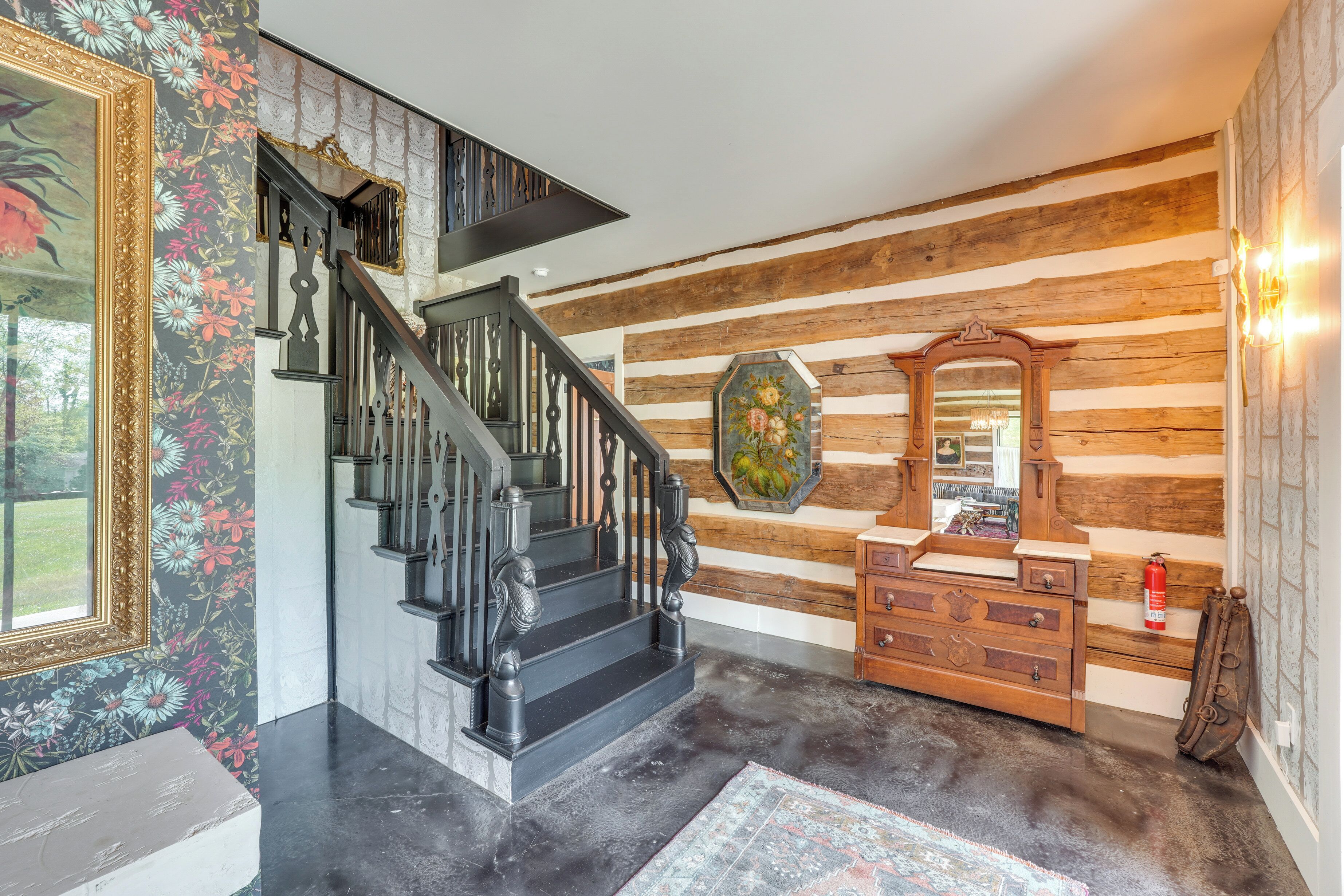 House (5 Bedrooms) | Interior