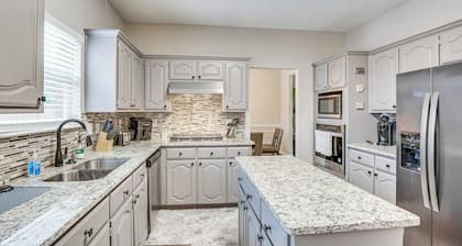 Pet-friendly Allen Home ~ 30 Mi to Dallas!
