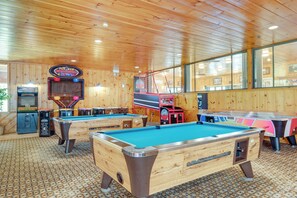 Apartment (1 Bedroom) | Interior - Resort Condo w/ Loft: 1 Mi to Attitash Mountain! (Bartlett)