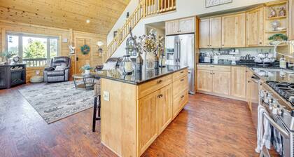 Lakefront Divide Cabin w/ Game Room!