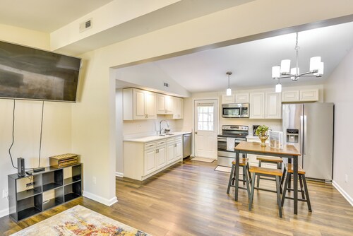 2 Mi to Lake Michigan: Pet-friendly Sawyer Apt