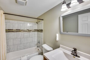 Apartment (2 Bedrooms) | Interior - 2 Mi to Lake Michigan: Pet-friendly Sawyer Apt (Sawyer)