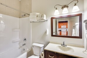 Apartment (1 Bedroom) | Interior - Cozy Couples Getaway < 2 Mi to Lake Michigan! (Sawyer)