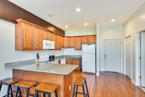 Cozy Couples Getaway < 2 Mi to Lake Michigan!