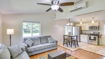 Apartment (2 Bedrooms) | Front of property