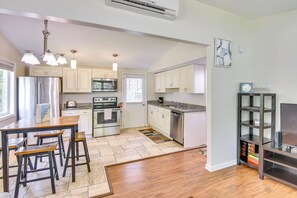 Interior - 2 Mi to Warren Dunes: Sawyer Apartment w/ Deck! (Sawyer)