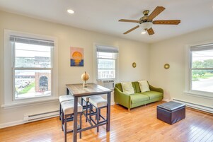 Apartment (2 Bedrooms) | Front of property