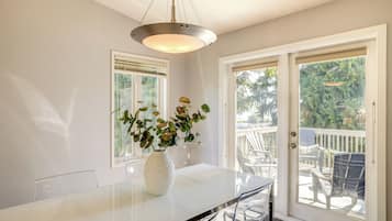 ู
ูุฒู (3 Bedrooms) | ุงูู
ูุดุฃุฉ ู
ู ุงูุฏุงุฎู