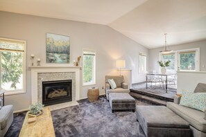 House (3 Bedrooms) | Interior - Sudden Valley Home ~ 1 Block to Lake Whatcom! (Bellingham)